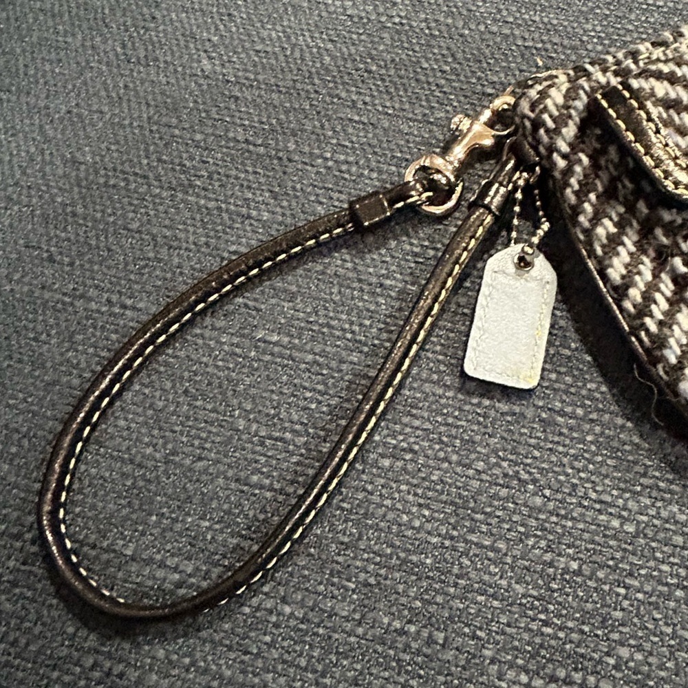 Coach Hamptons Herringbone Wool Wristlet - Picture 9 of 11